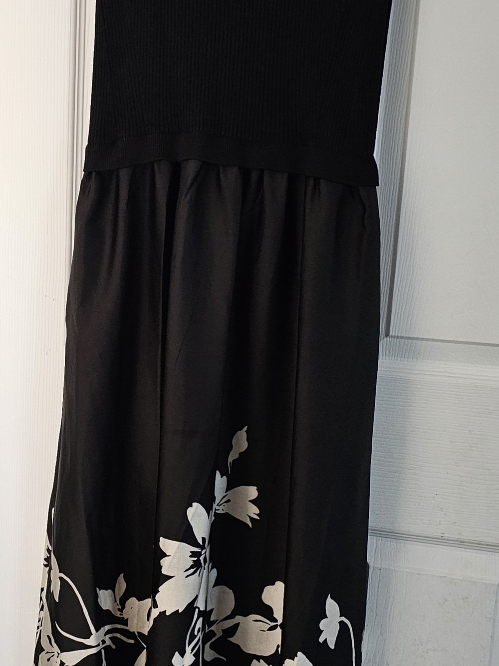 Taylor Black Floral Mock Neck Sleeveless Knit Maxi Dress - Size S